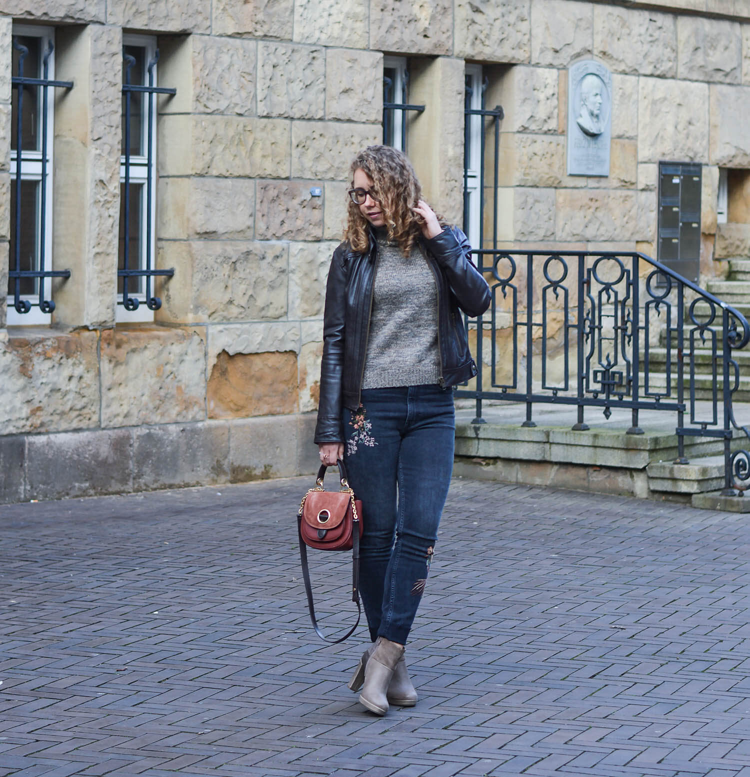 Outfit-Knit-Leather-Jacket-and-Embroidered-Denim-Kationette-Fashionblogger