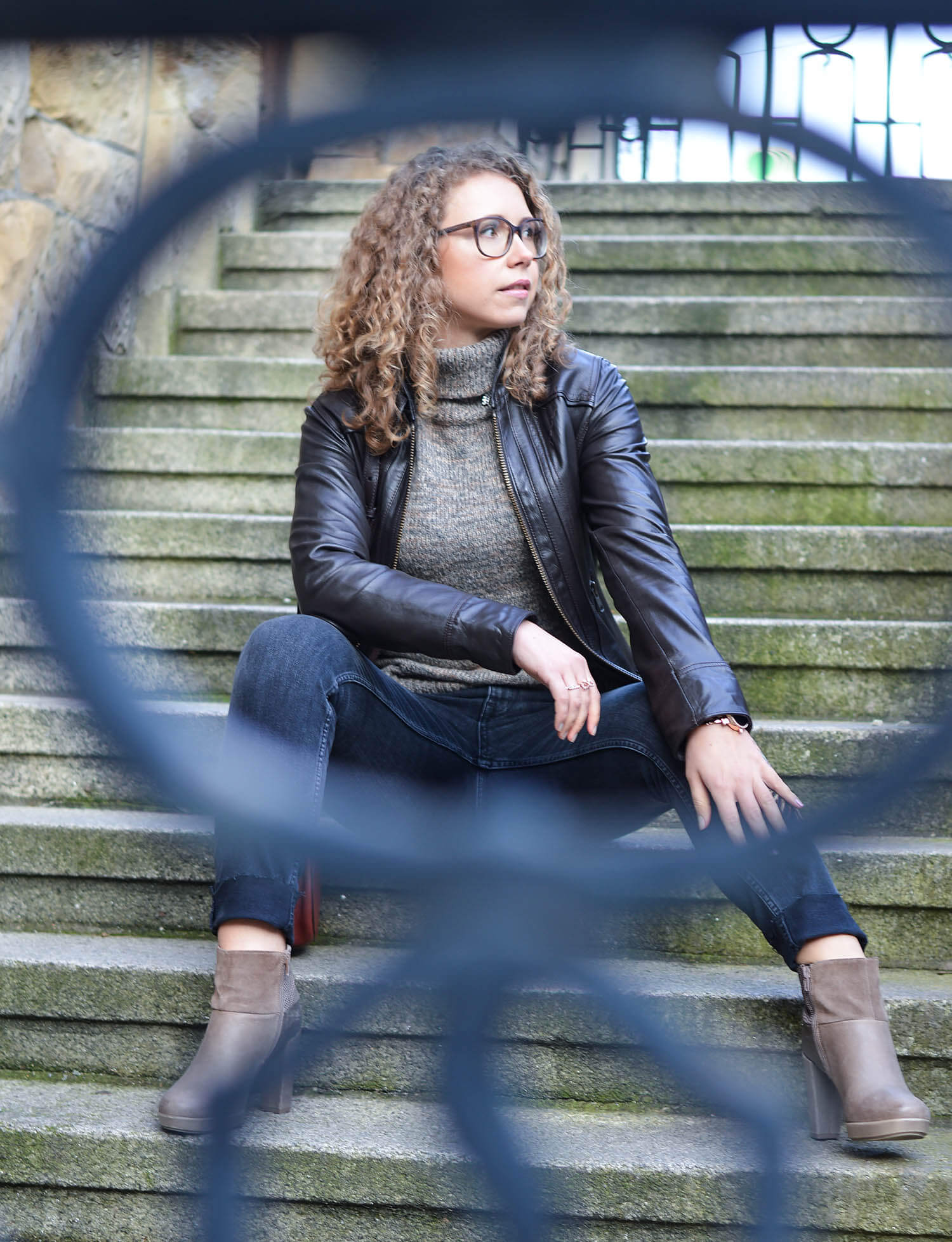 Outfit-Knit-Leather-Jacket-and-Embroidered-Denim-Kationette-Fashionblogger