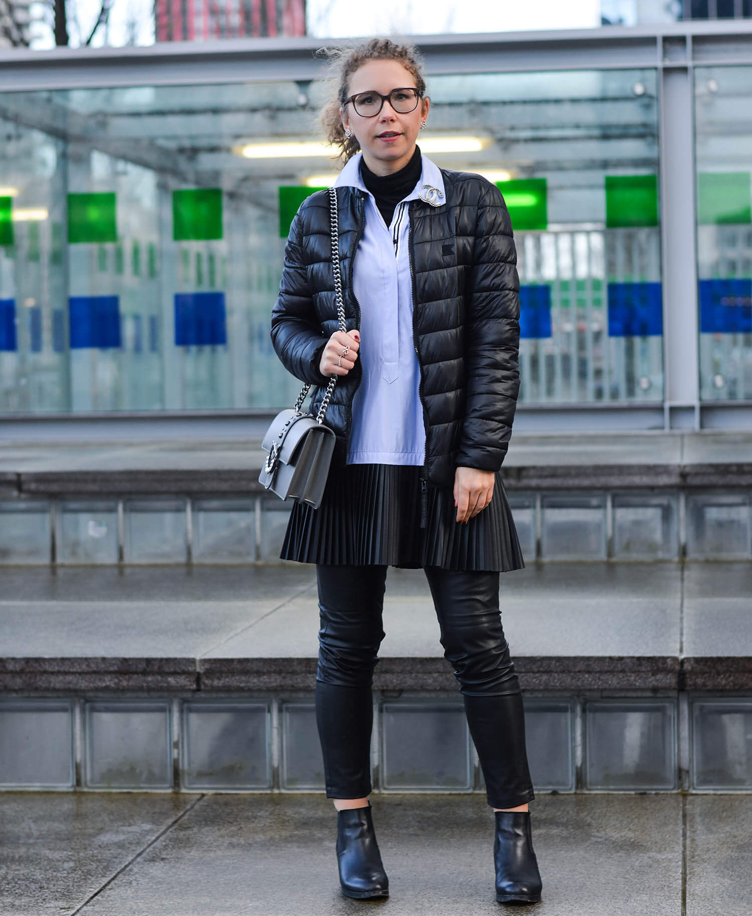 Outfit-Zara-Longblouse-with-fake-leather-pleated-skirt-in-Rotterdam-kationette-fashionblogger-netherlands