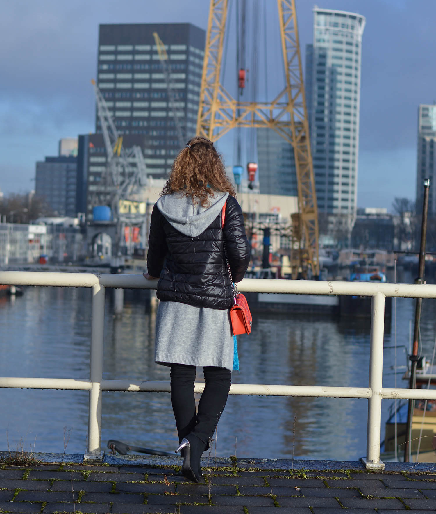 Outfit-Studded-Denim-Long-Cardigan-Sock-Boots-and-Zara-Scarf-Rotterdam-kationette-fashionblogger-streetstyle