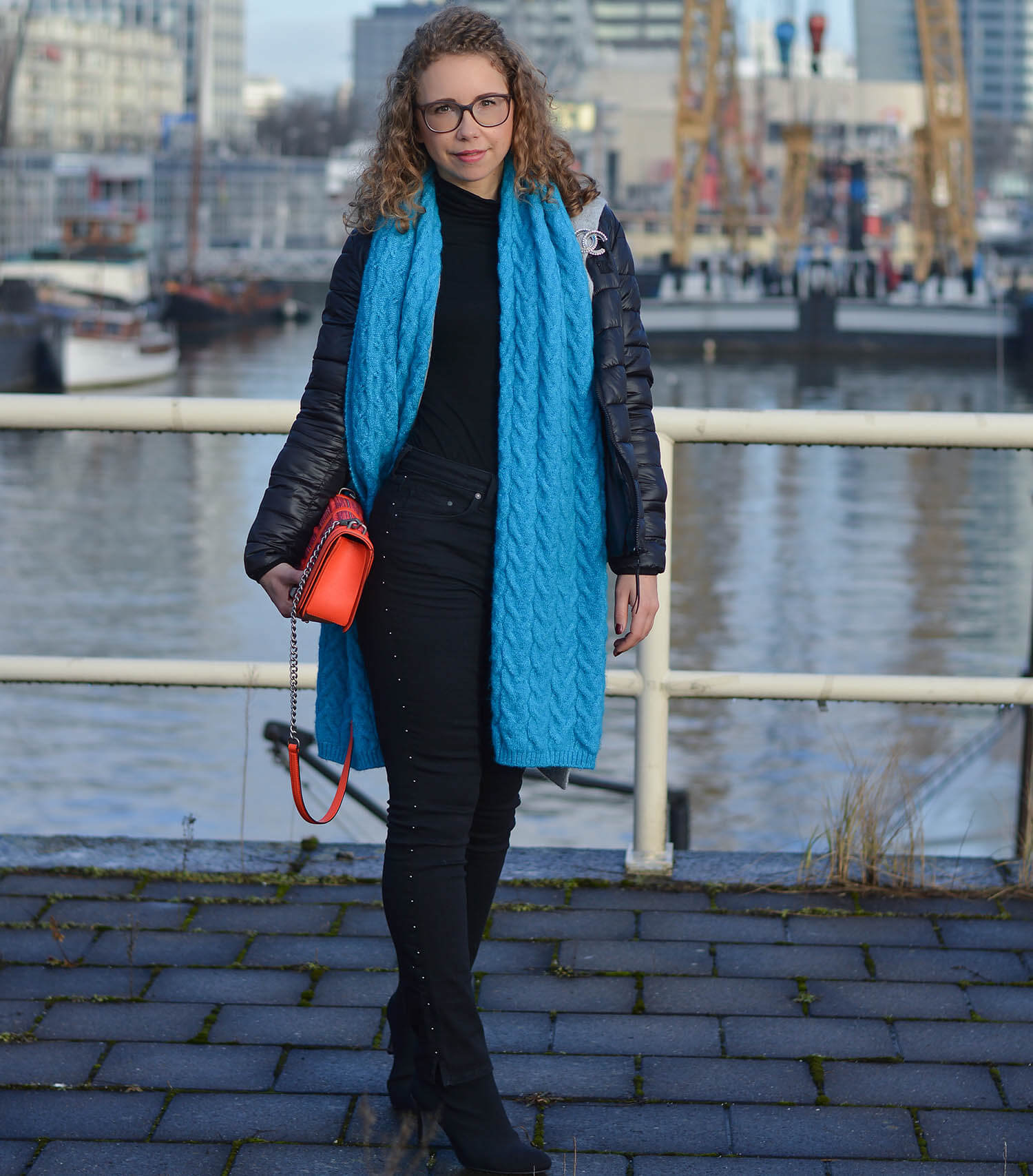 Outfit-Studded-Denim-Long-Cardigan-Sock-Boots-and-Zara-Scarf-Rotterdam-kationette-fashionblogger-streetstyle