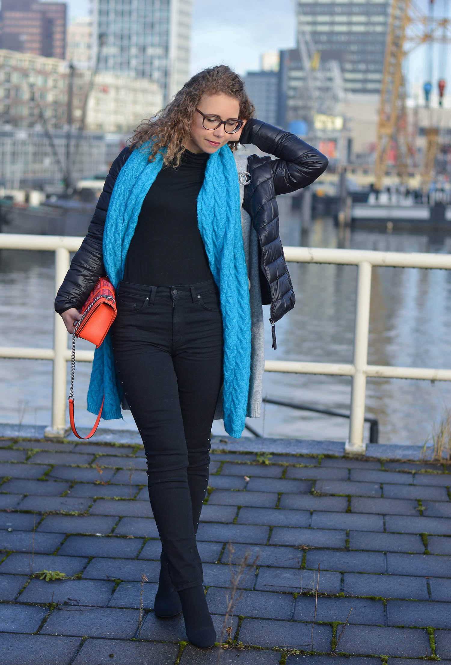 Outfit-Studded-Denim-Long-Cardigan-Sock-Boots-and-Zara-Scarf-Rotterdam-kationette-fashionblogger-streetstyle