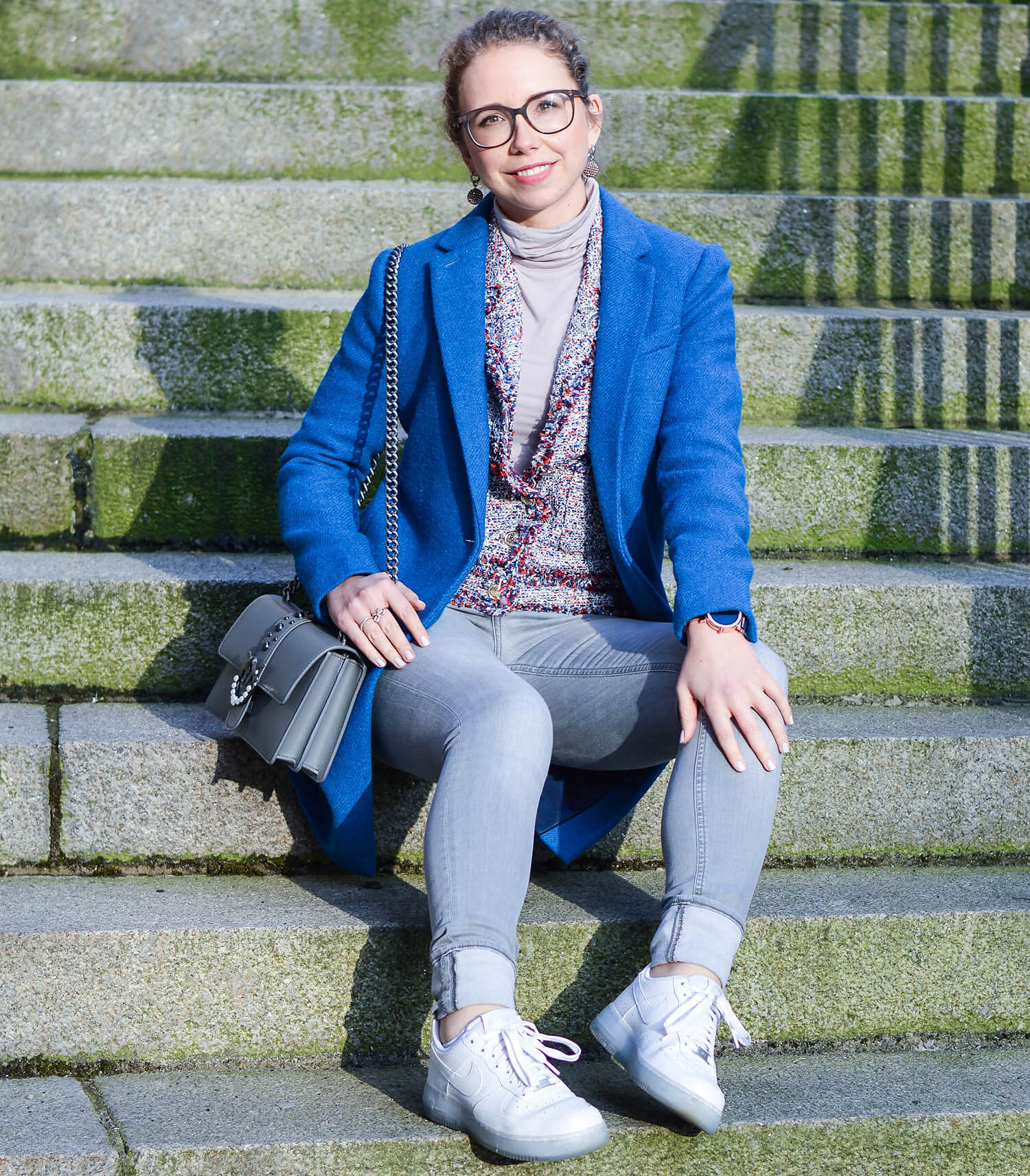 Outfit-Classy-meets-Casual-Tweed-Coat-and-Jacket-with-Jeans-and-Sneakers-kationette-fashionblogger-nrw