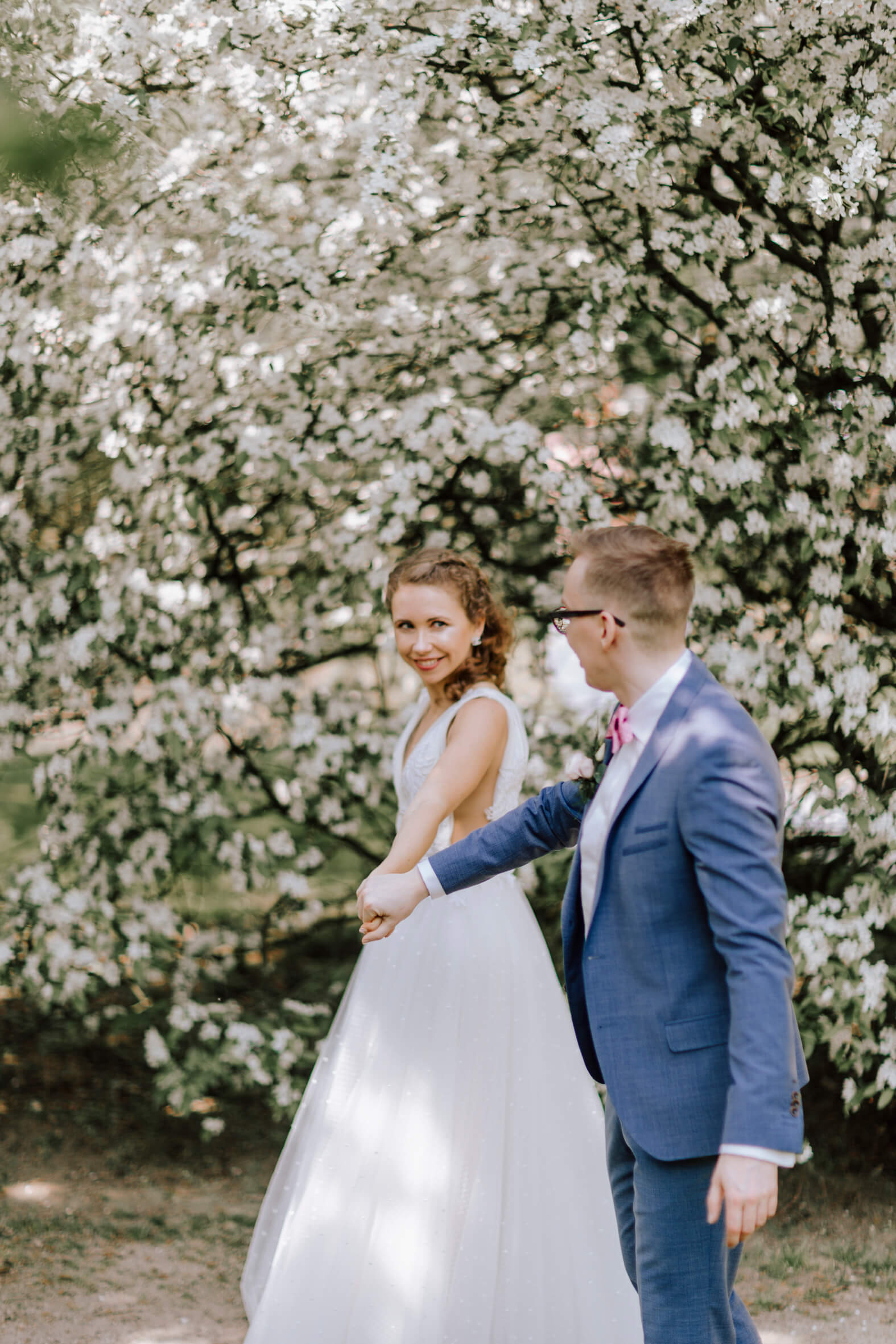 Wedding-Update-bridal-couple-Shooting-under-the-Cherry-Trees-kationette-wedding-2018-bride