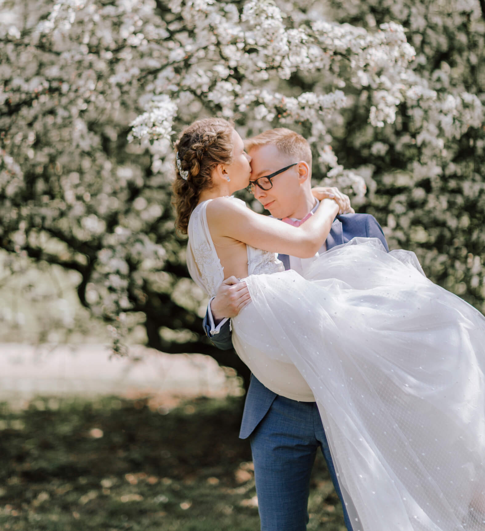 Wedding-Update-bridal-couple-Shooting-under-the-Cherry-Trees-kationette-wedding-2018-bride