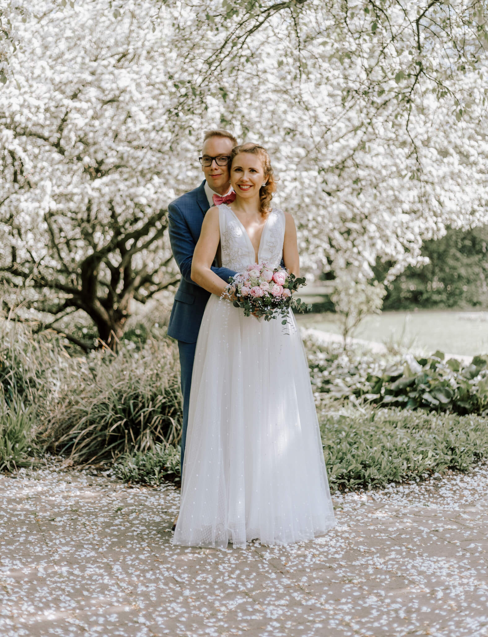 Wedding-Update-bridal-couple-Shooting-under-the-Cherry-Trees-kationette-wedding-2018-bride