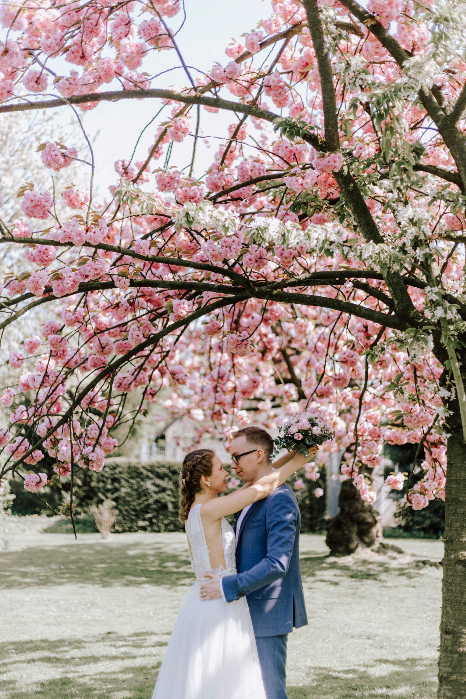 Wedding-Update-bridal-couple-Shooting-under-the-Cherry-Trees-kationette-wedding-2018-bride