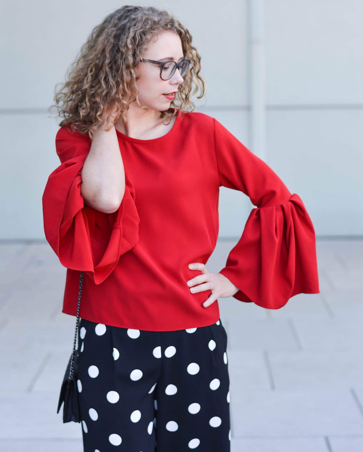 Outfit-Zara-Allover-with-Polka-Dots-Culotte-Zara-and-Red-Top-with-Pleats-kationette-fashionblogger-NRW