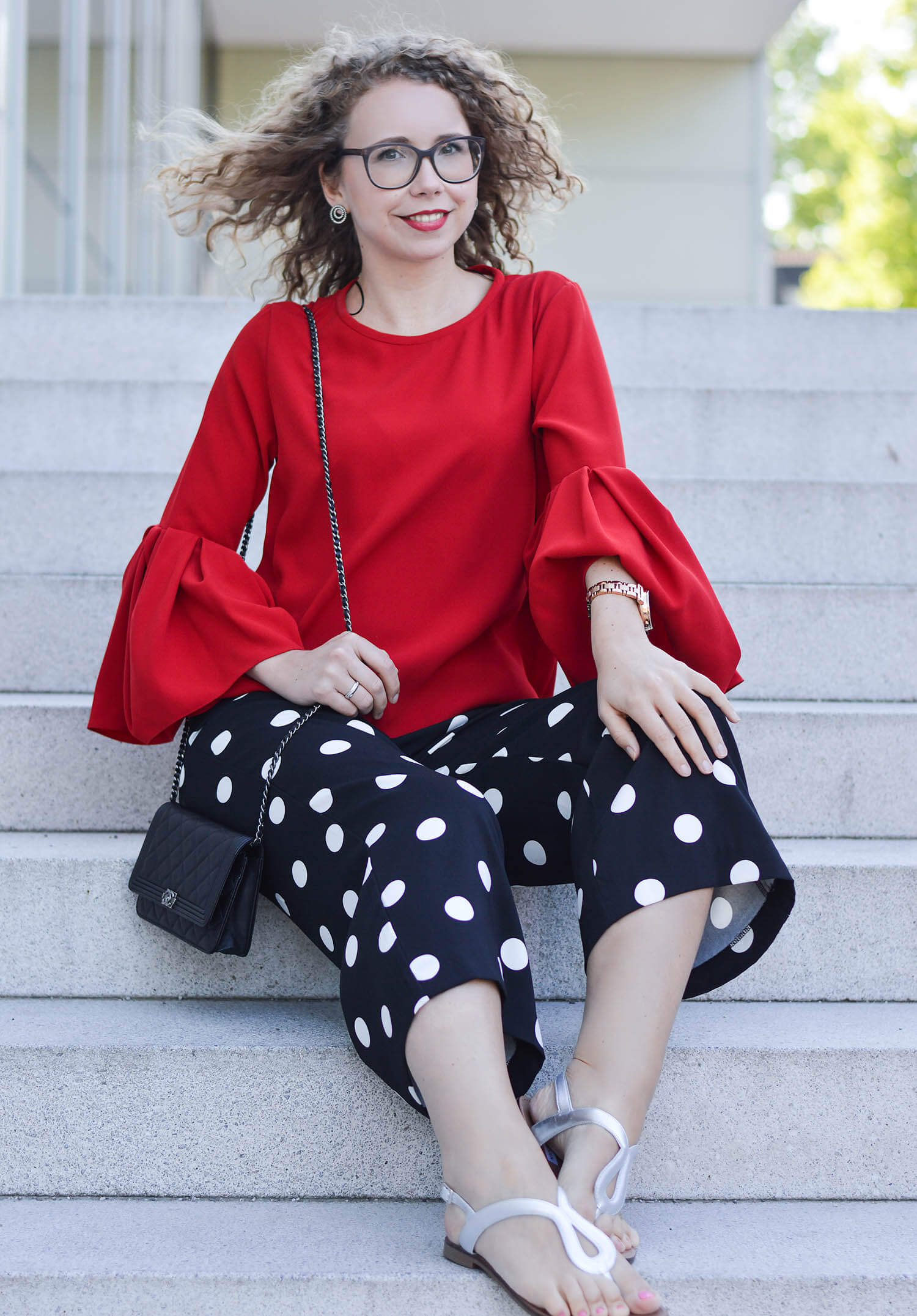Outfit-Zara-Allover-with-Polka-Dots-Culotte-Zara-and-Red-Top-with-Pleats-kationette-fashionblogger-NRW