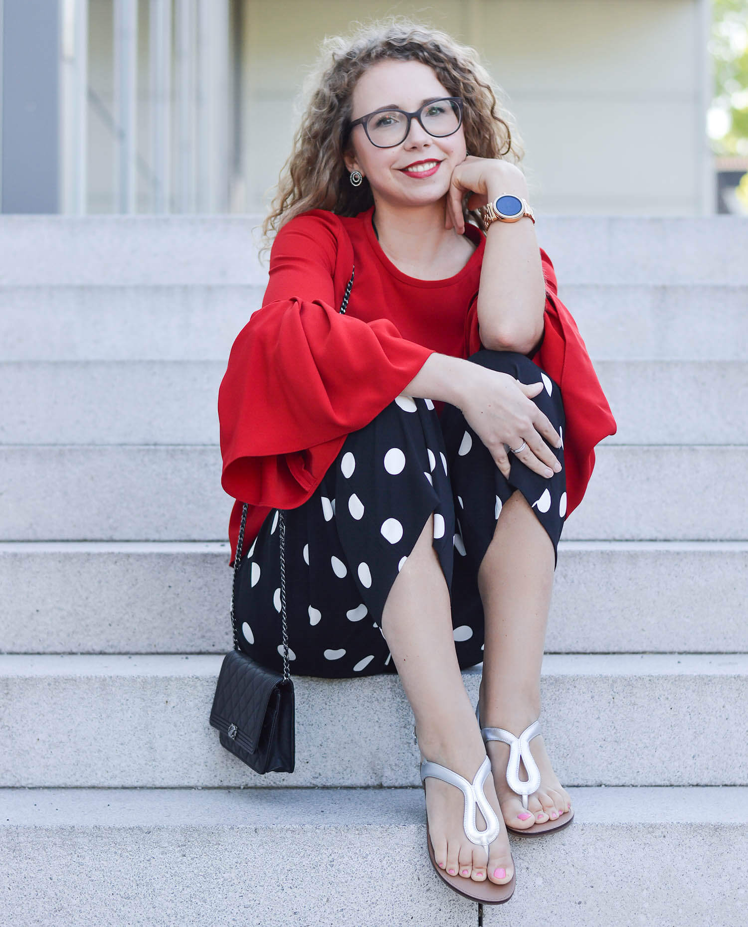 Outfit-Zara-Allover-with-Polka-Dots-Culotte-Zara-and-Red-Top-with-Pleats-kationette-fashionblogger-NRW