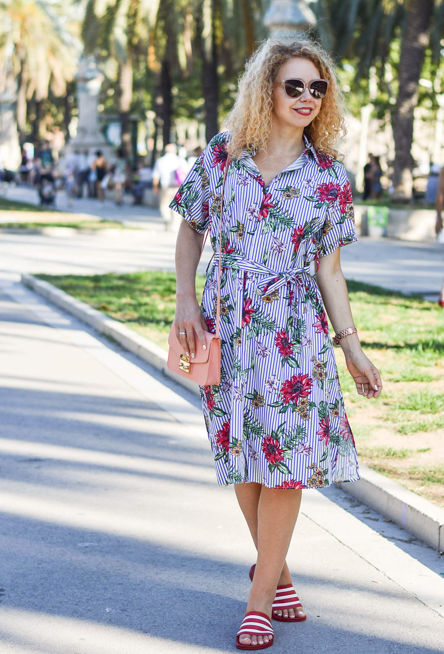 Outfit-Zara-Blouse-Dress-Furla-Bag-and-Adiletten-in-Barcelona-kationette-fashionblogger-travelblogger-honeymoon-2017