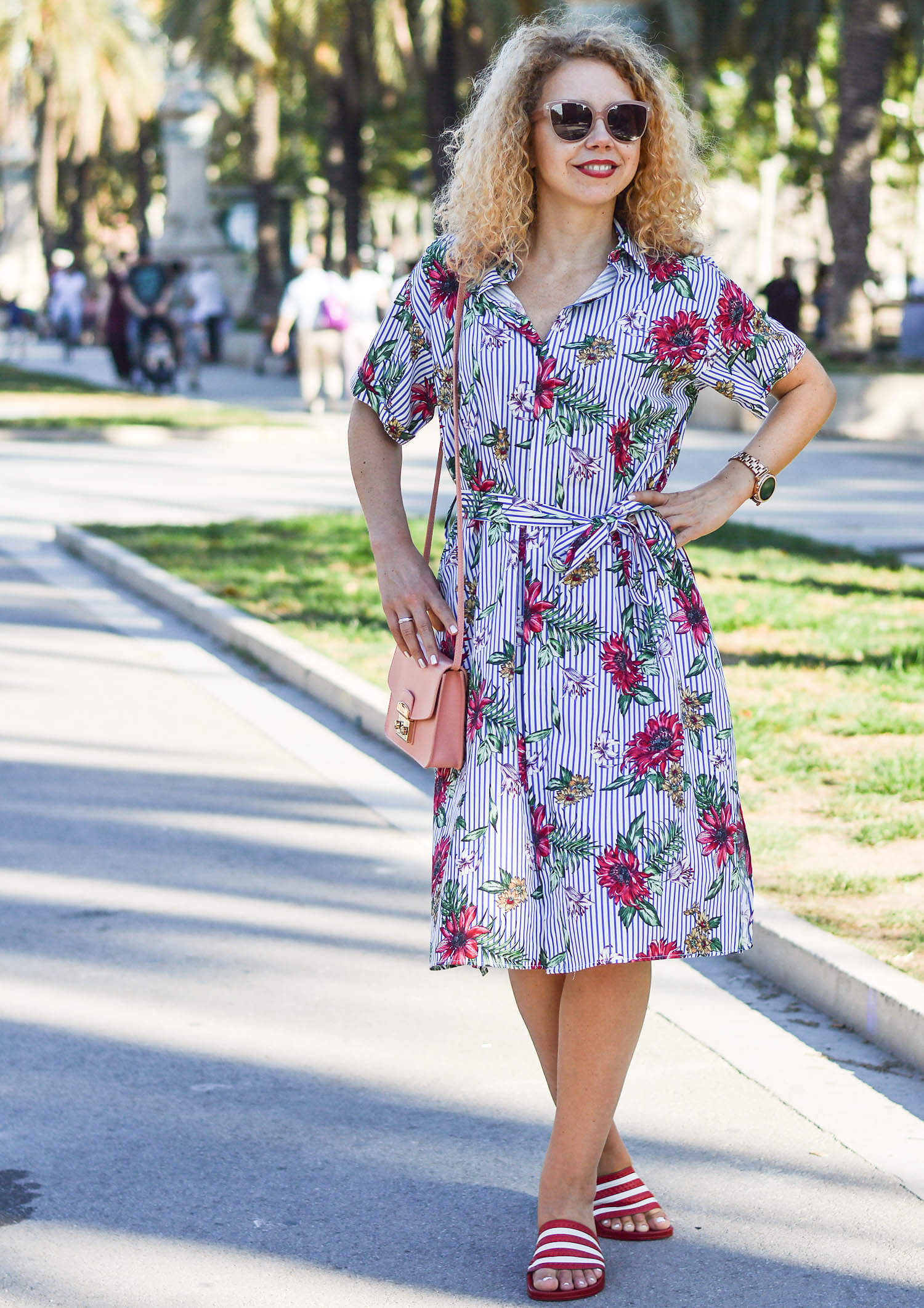 Outfit-Zara-Blouse-Dress-Furla-Bag-and-Adiletten-in-Barcelona-kationette-fashionblogger-travelblogger-honeymoon-2017