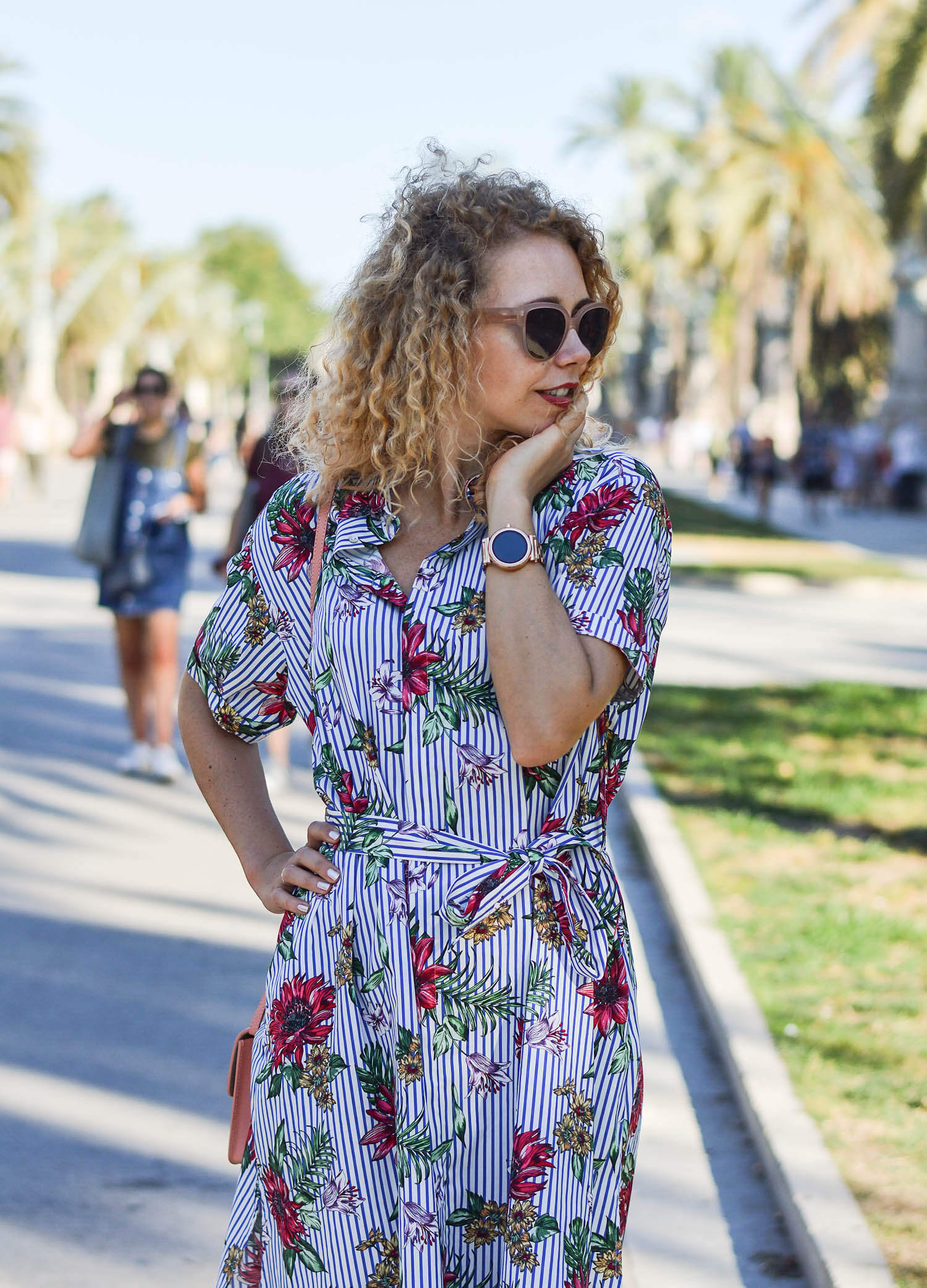 Outfit-Zara-Blouse-Dress-Furla-Bag-and-Adiletten-in-Barcelona-kationette-fashionblogger-travelblogger-honeymoon-2017