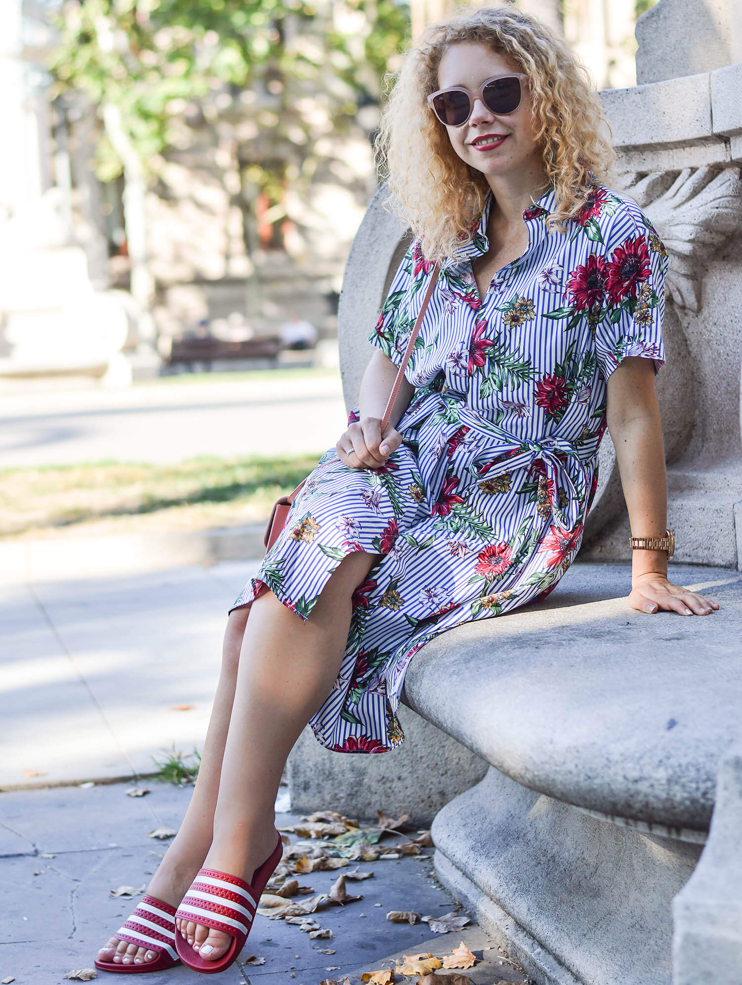 Outfit-Zara-Blouse-Dress-Furla-Bag-and-Adiletten-in-Barcelona-kationette-fashionblogger-travelblogger-honeymoon-2017