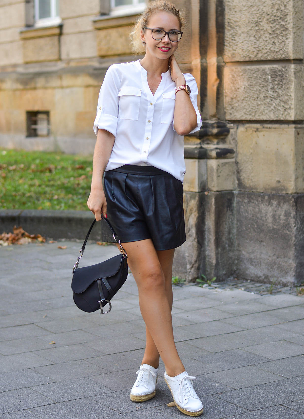 Outfit: Vintage Dior Saddle Bag, White Blouse and Leather Shorts -  Kationette