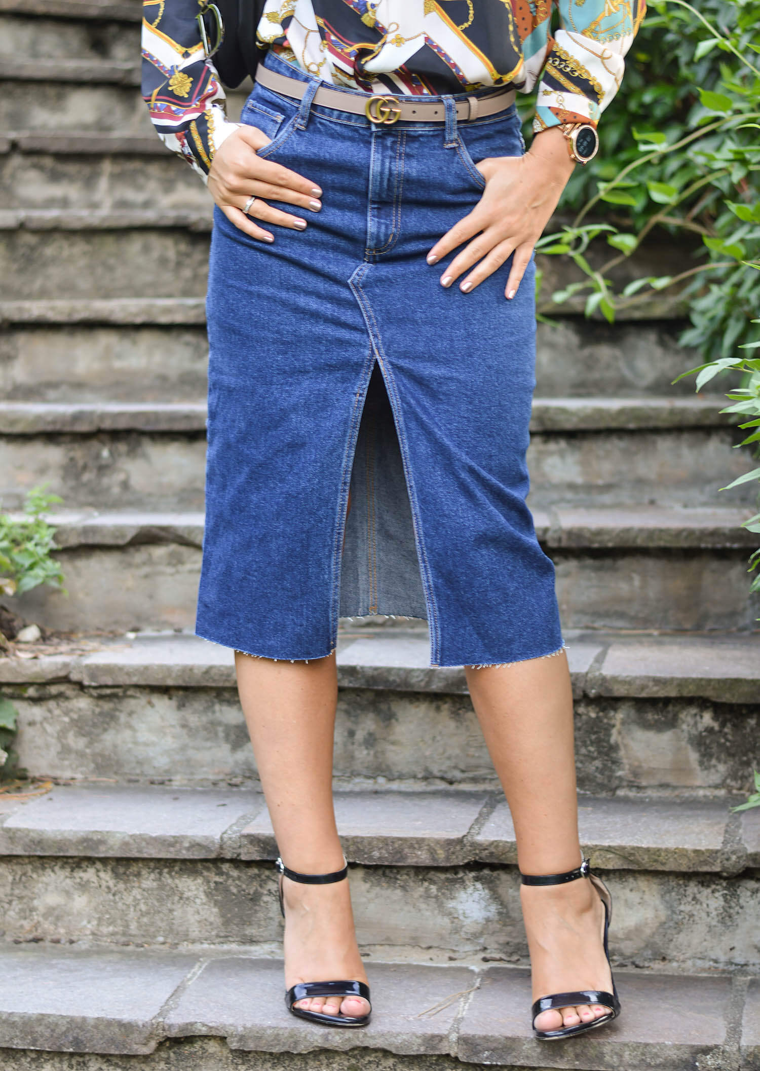 Outfit-Denim-Pencil-Skirt-Chain-Print-Blouse-and-Life-Update-kationette-gucci-belt