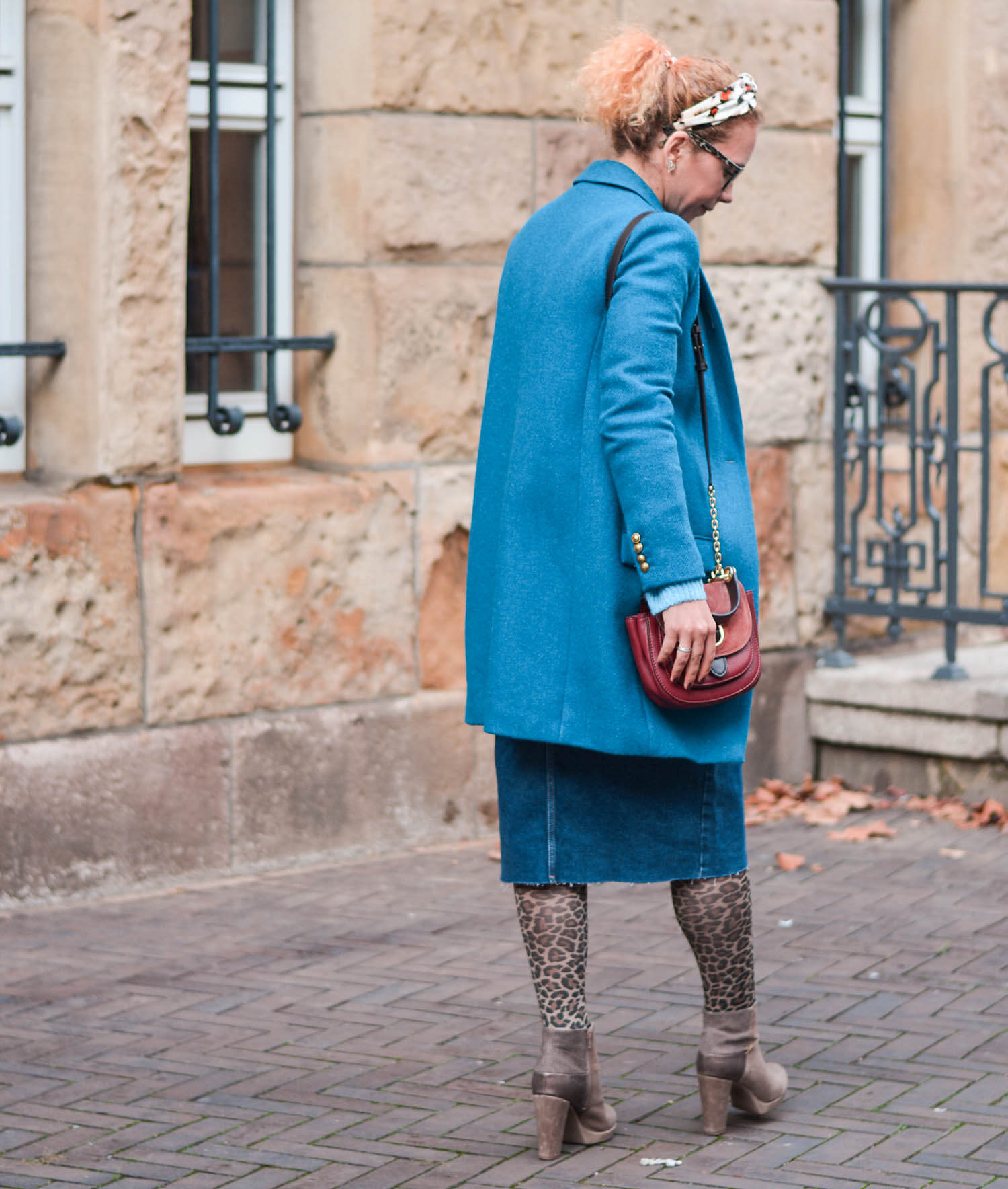 Petrol-Blue-meets-Leo-Print-Wool-Coat-Knit-Denim Skirt-Kationette-Winter-Outfit-Fashionblogger-Germany