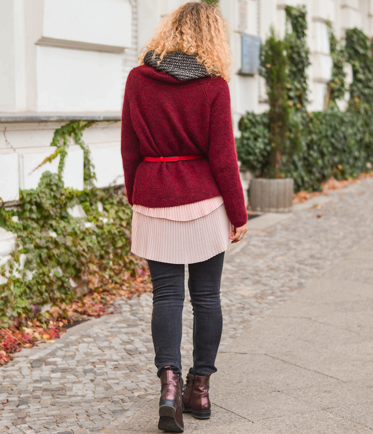 layering-outfit-with-belt-bag-in-Berlin-Kationette-Fashionblogger
