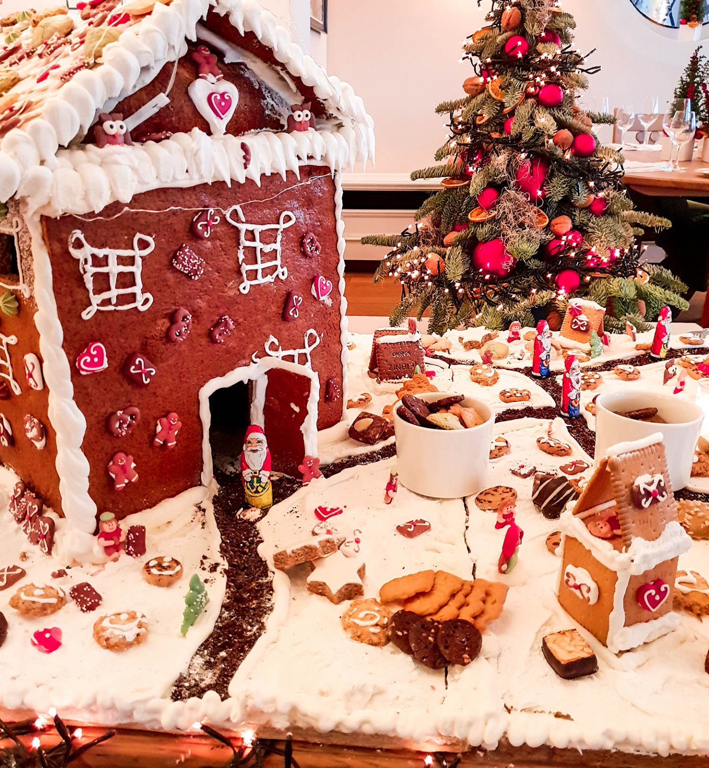 Merry-Christmas-Frohe-Weihnachten-Lebkuchenhaus-Kationette