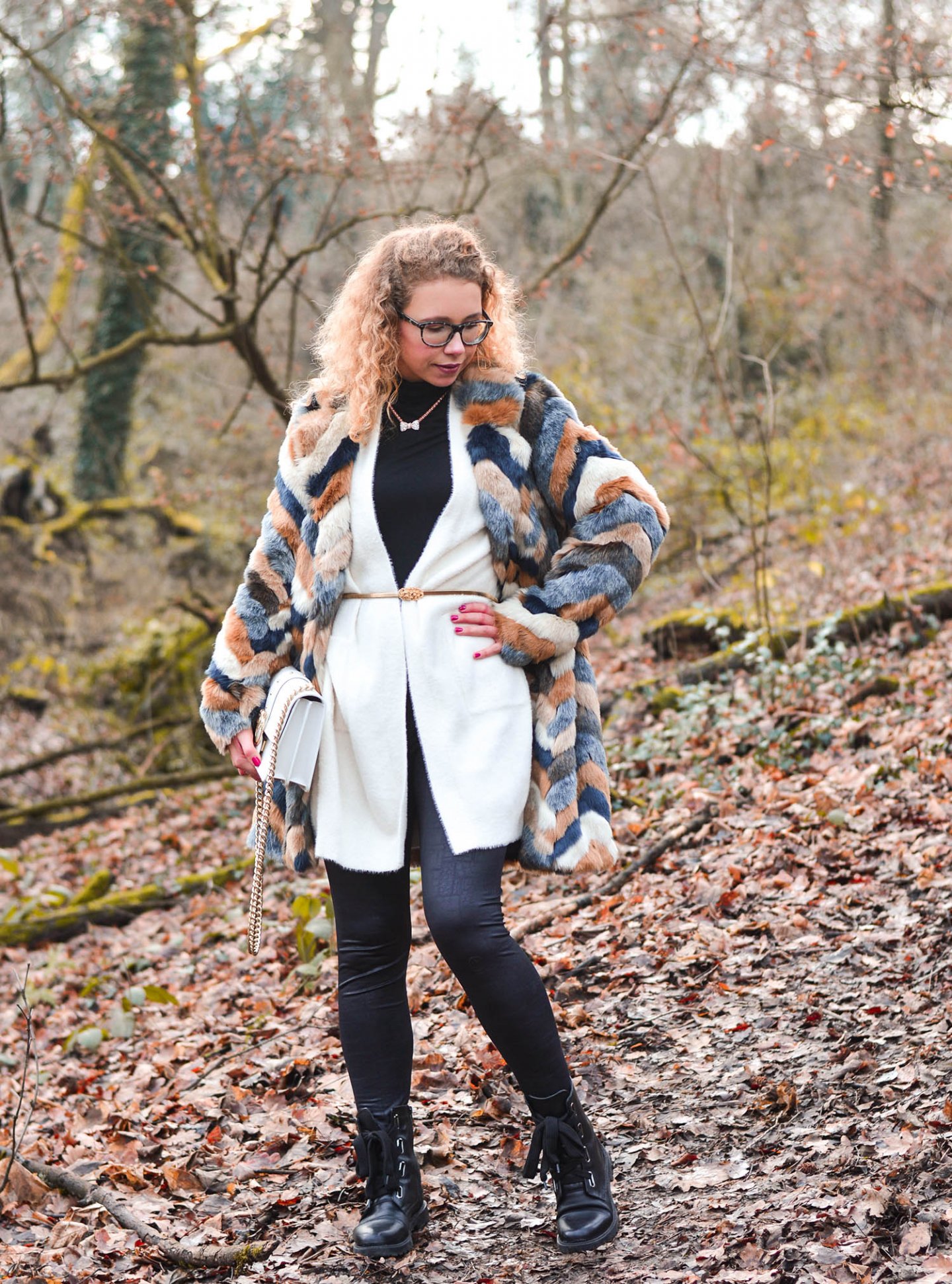 Pinko-Tasche-Kunstfellmantel-weißer-Cardigan-Kationette-Fashionblog-Germany-Outfit