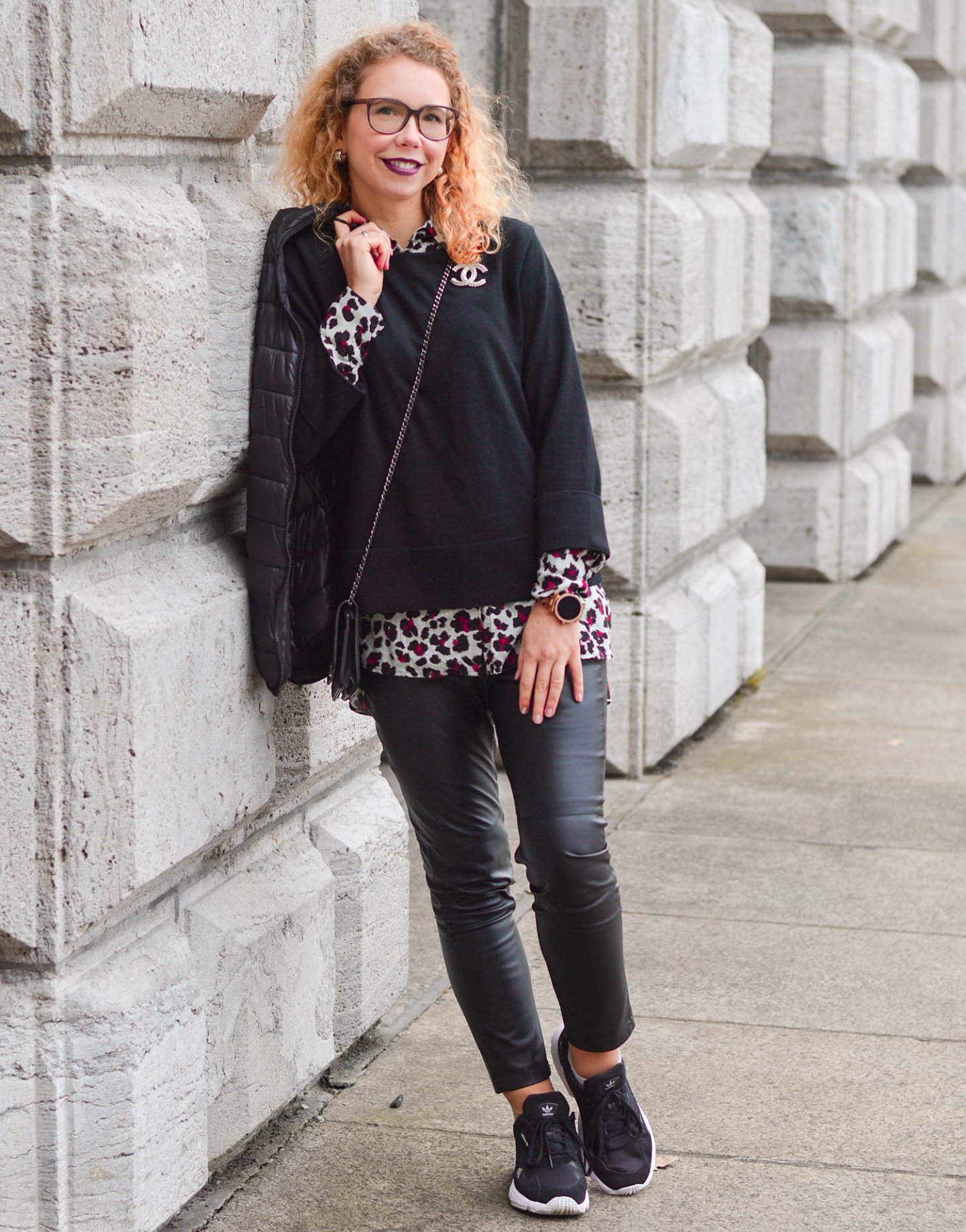 Sweater-and-Blouse-Combo-with-Quilted-Jacket-Leather-Pants-Adidas-Falcon-Kationette-Fashionblogger-Germany