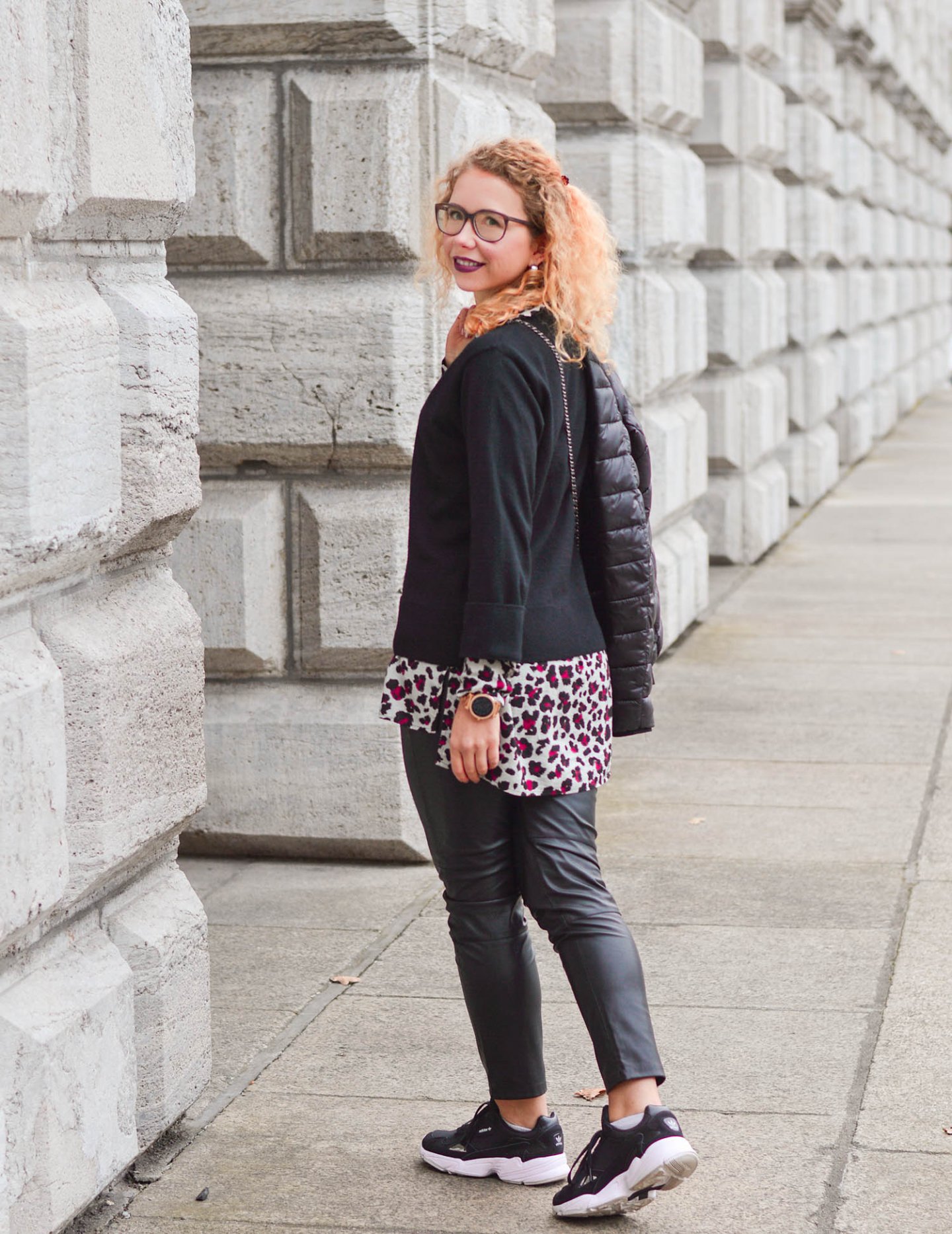 Sweater-and-Blouse-Combo-with-Quilted-Jacket-Leather-Pants-Adidas-Falcon-Kationette-Fashionblogger-Germany