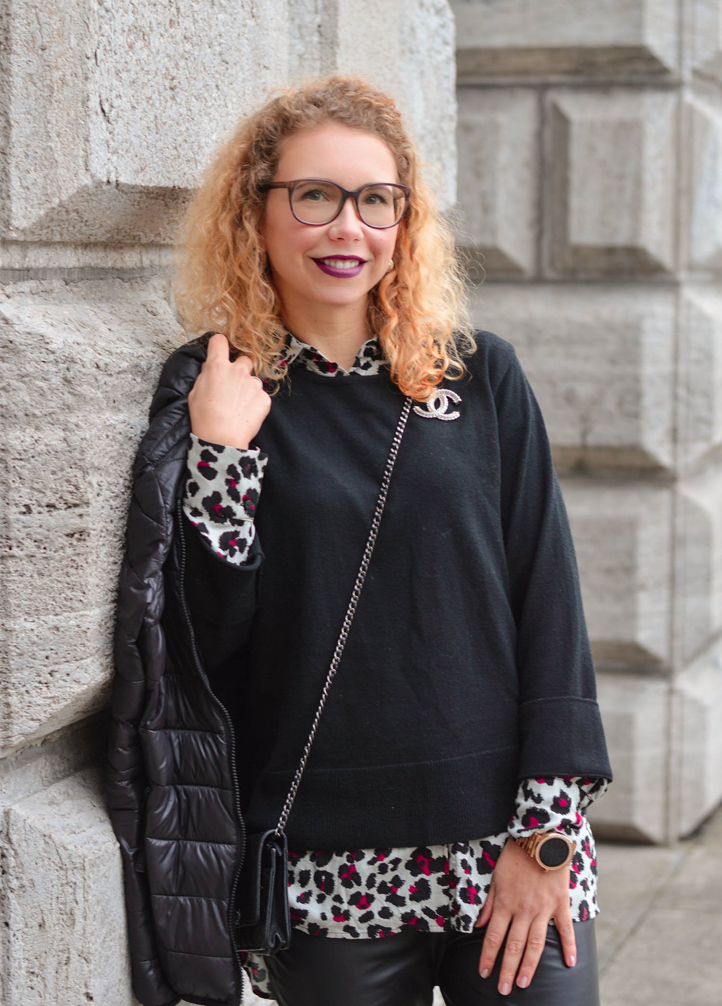 Sweater-and-Blouse-Combo-with-Quilted-Jacket-Leather-Pants-Adidas-Falcon-Kationette-Fashionblogger-Germany