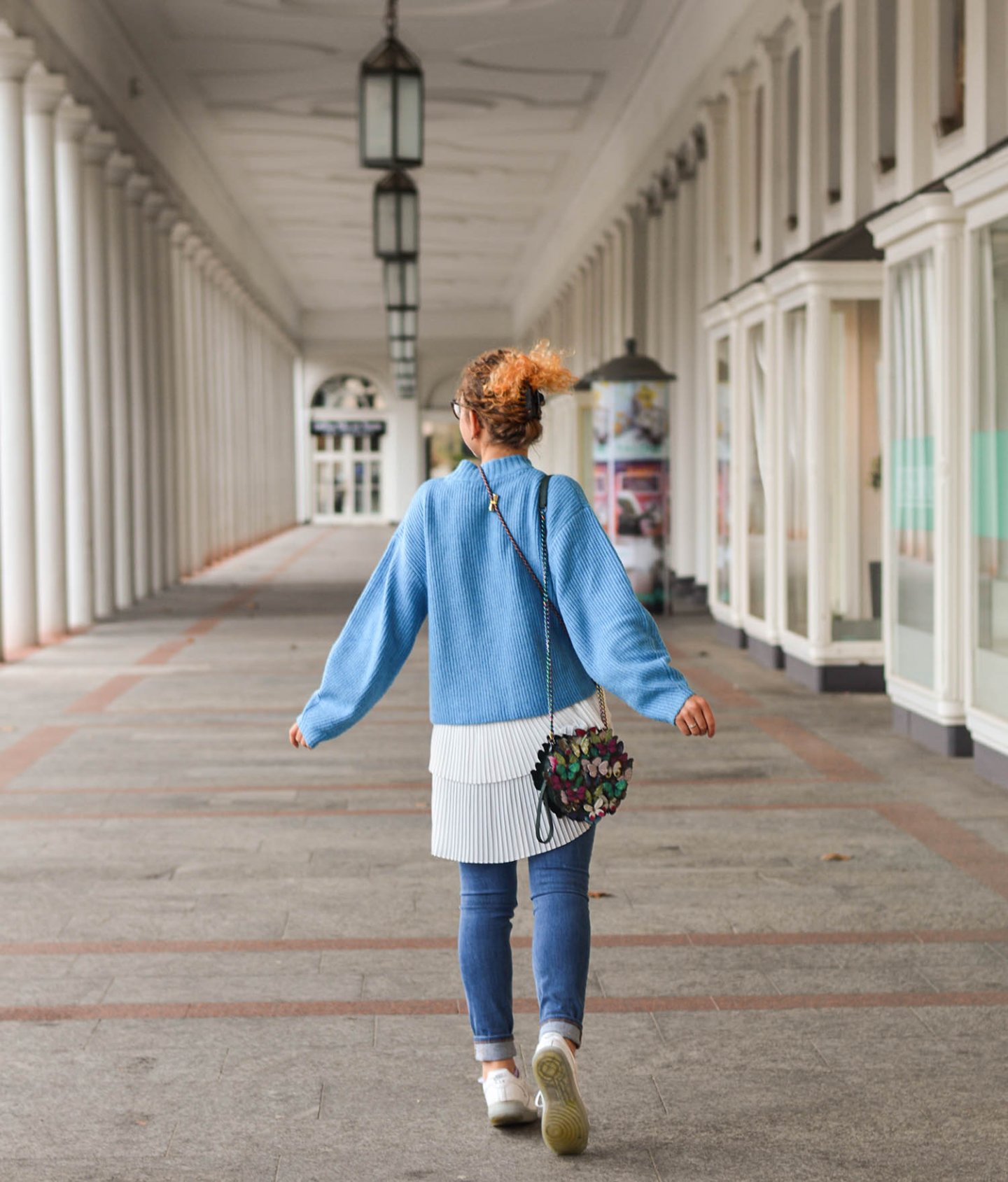 Baby-Blue-Sweater-Longbluse-Nike-Sneakers-Casual-Winter-Outfit-Kationette-Fashionblogger-Germany