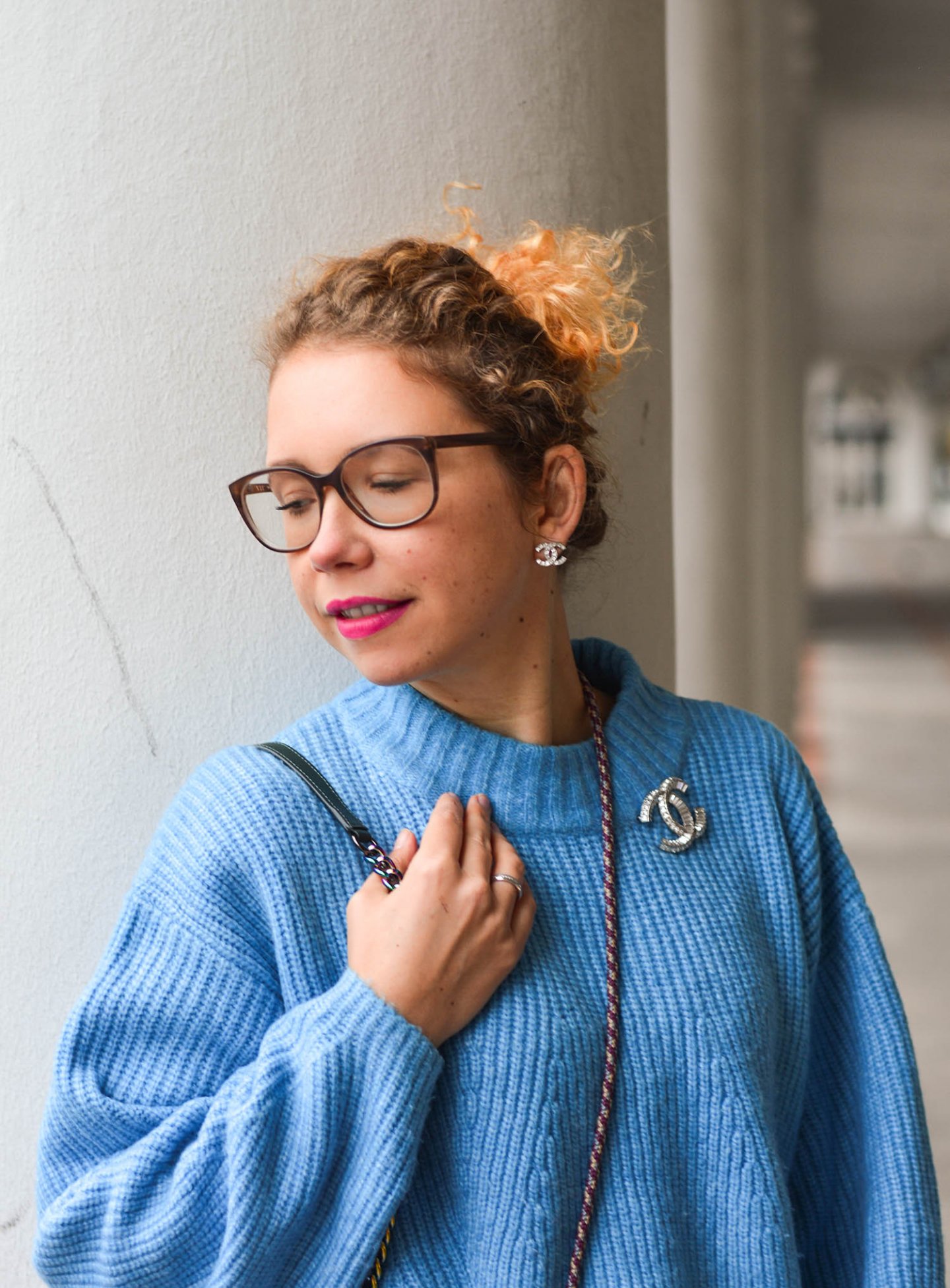 Baby-Blue-Sweater-Longbluse-Nike-Sneakers-Casual-Winter-Outfit-Kationette-Fashionblogger-Germany