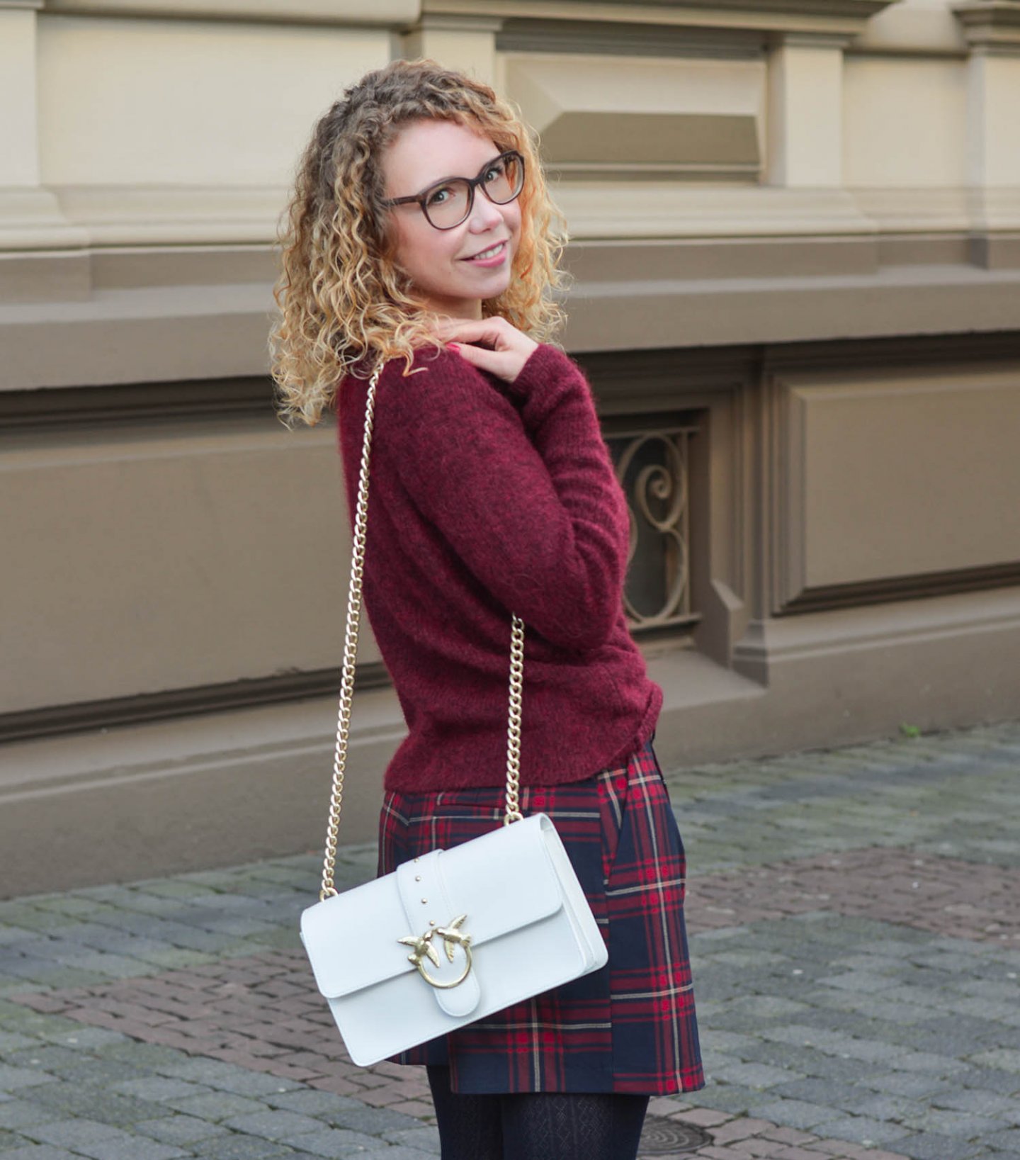 Tartan-Shorts-Cowboy-Boots-Pinko-Handtasche-Kationette-Fashionblog-Germany-Outfit