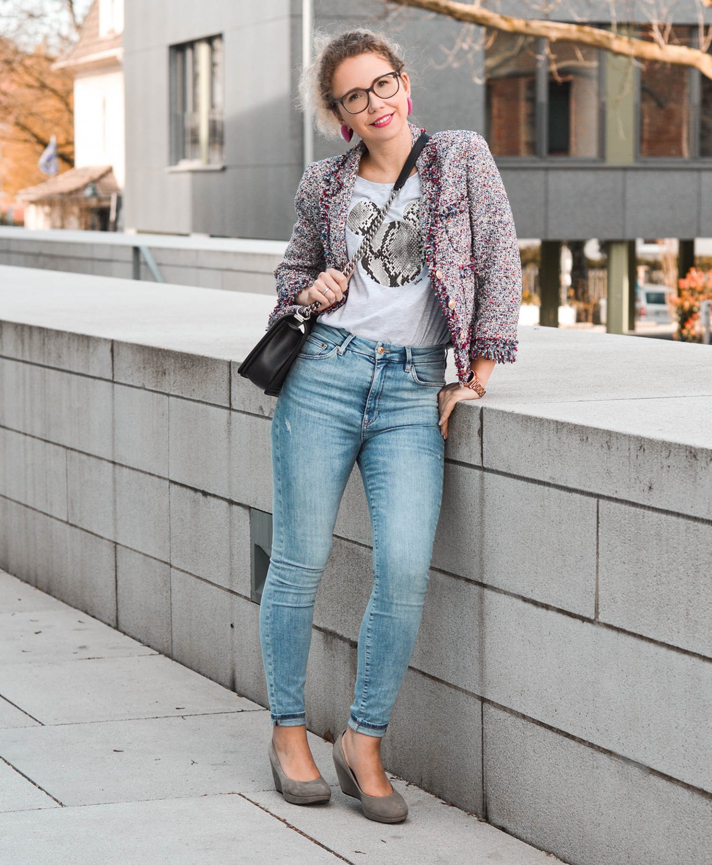 Denim Look mit Tweed Jacke von Zara