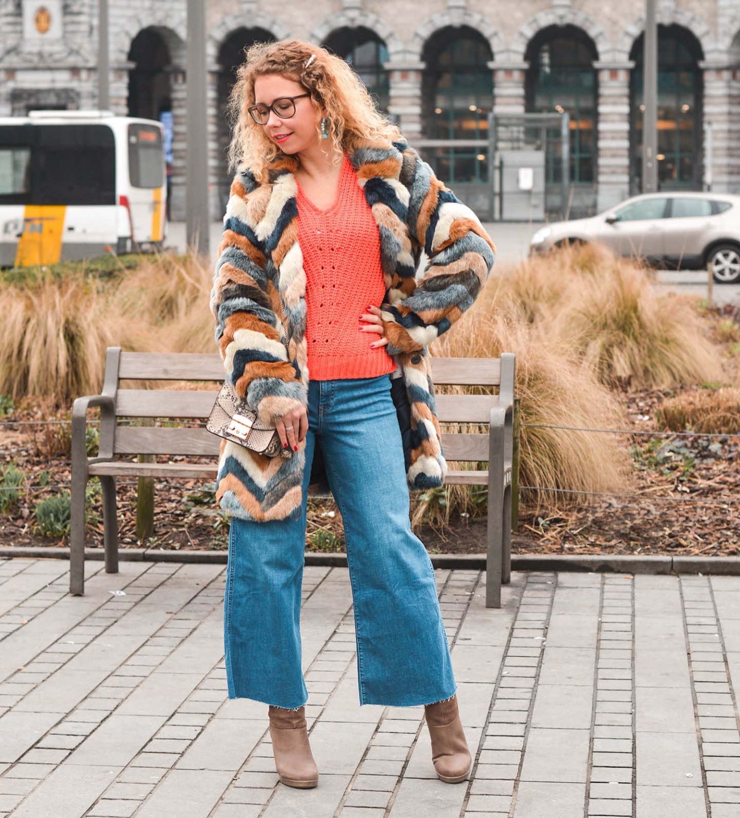 denim-culottes-kunstfellmantel-seventies-style-kationette-outfit