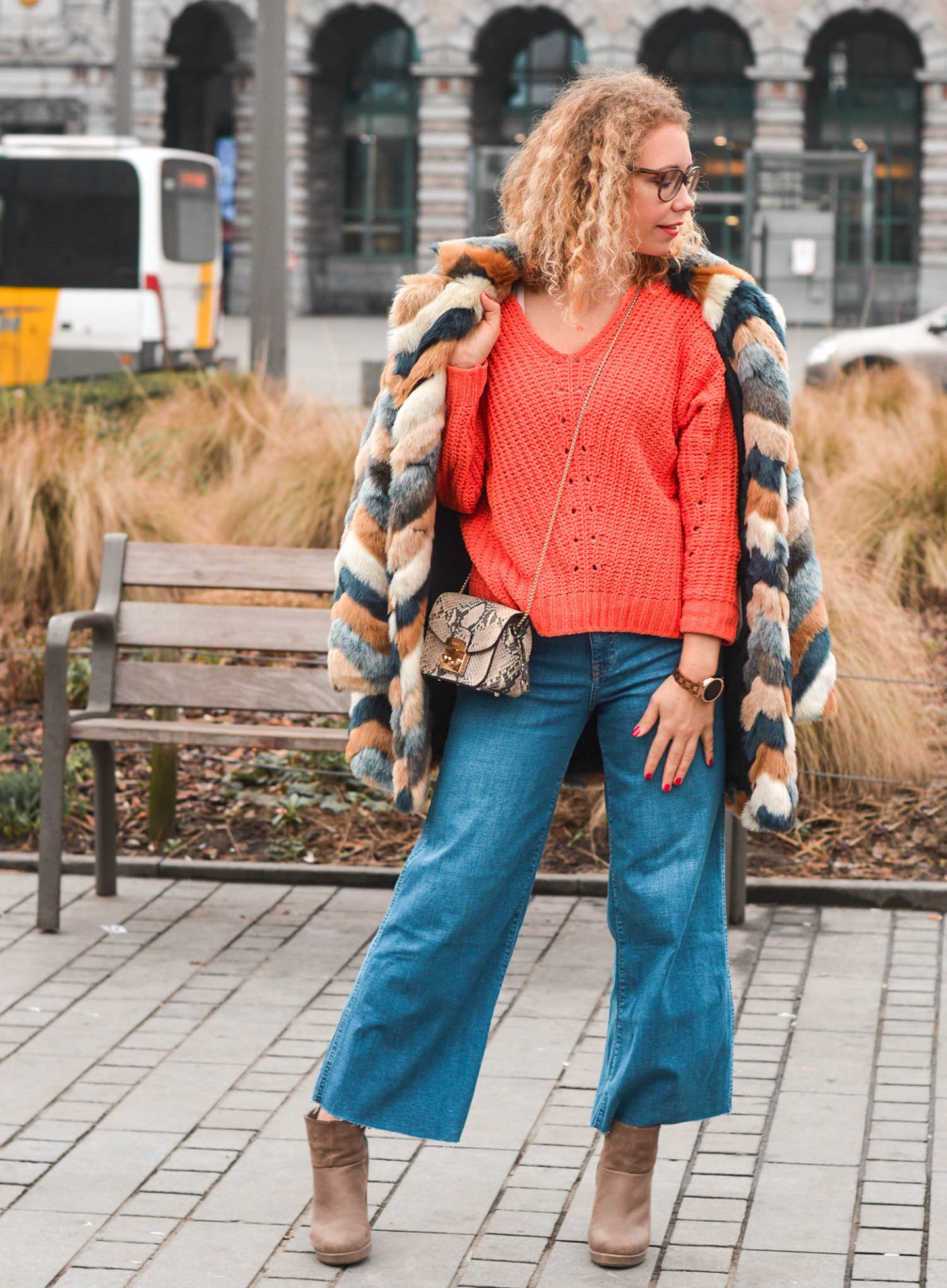 denim-culottes-kunstfellmantel-seventies-style-kationette-outfit