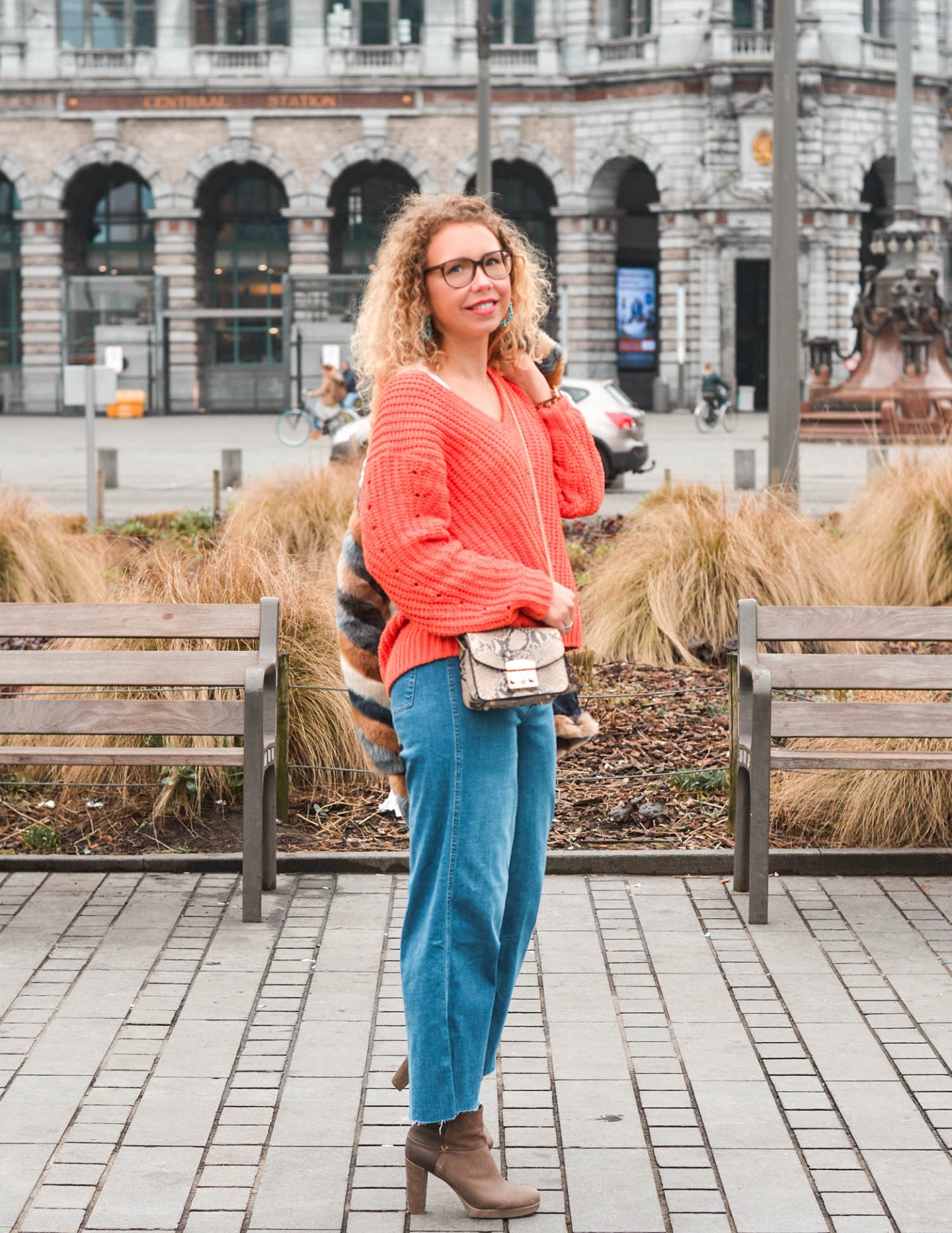 denim-culottes-kunstfellmantel-seventies-style-kationette-outfit