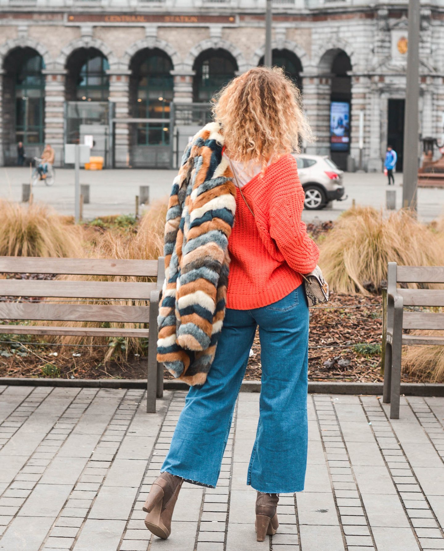 denim-culottes-kunstfellmantel-seventies-style-kationette-outfit