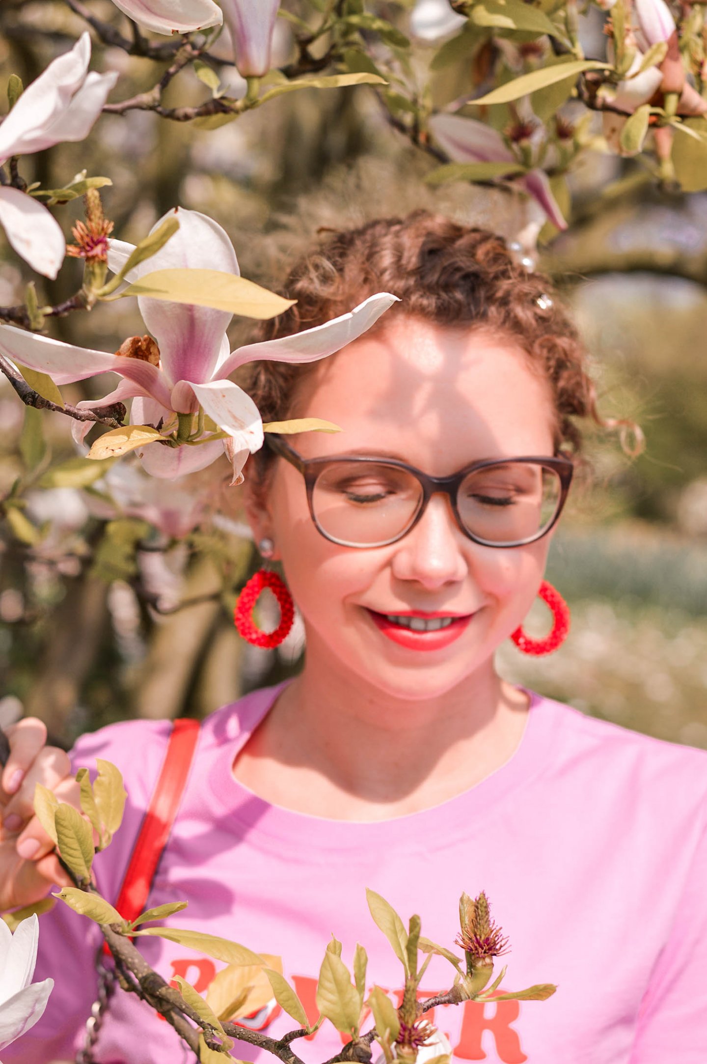 colorblocking-frühlingsoutfit-portrait-magnolie