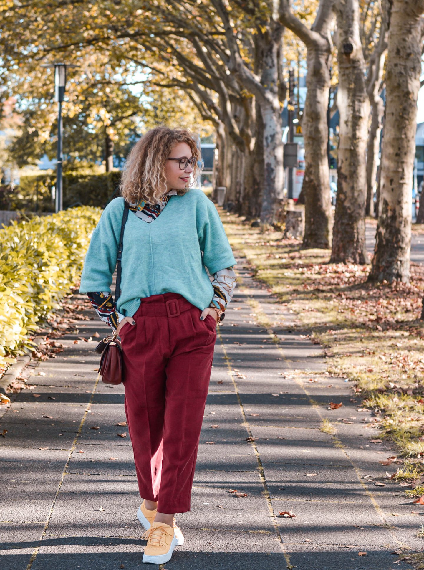 Blogger Outfit mit Bundfaltenhose