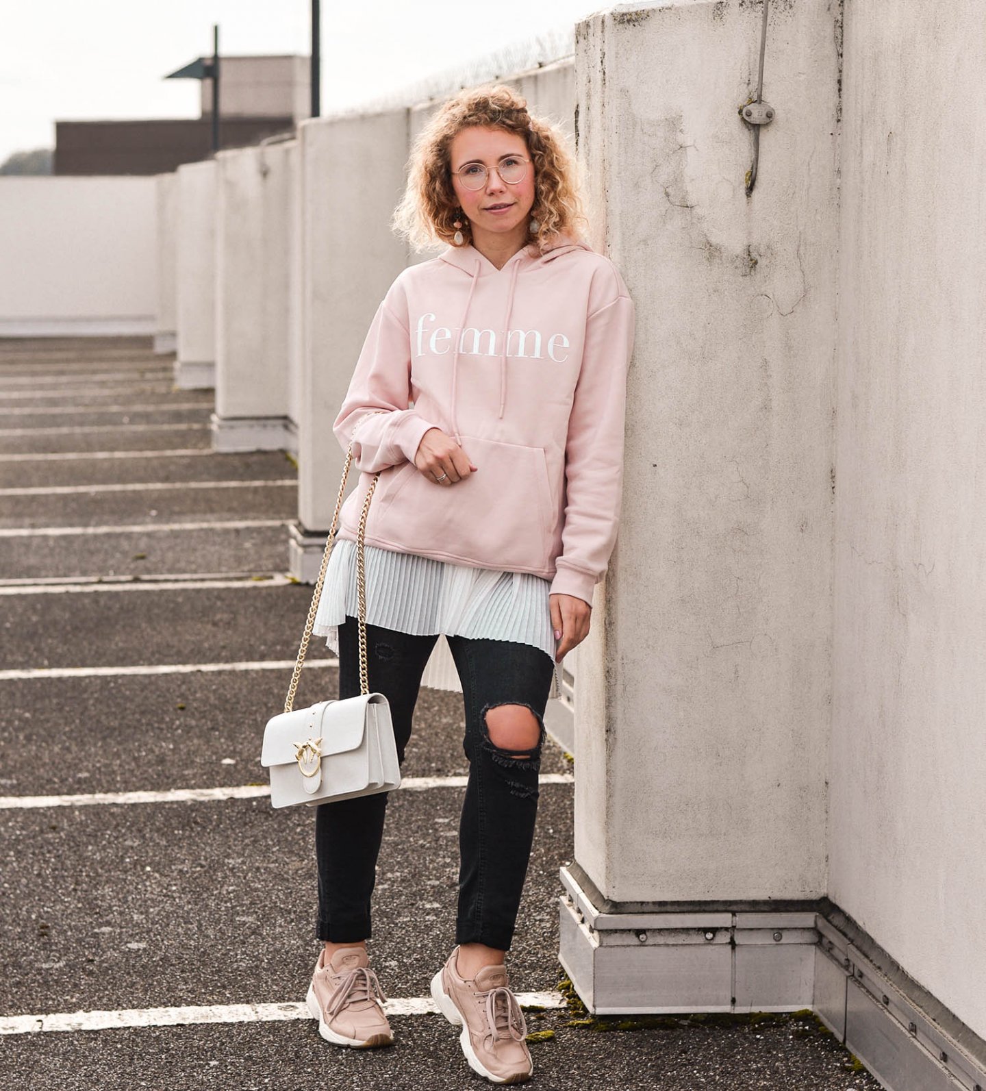 hoodie trend - outfit inspiration mit lagenlook