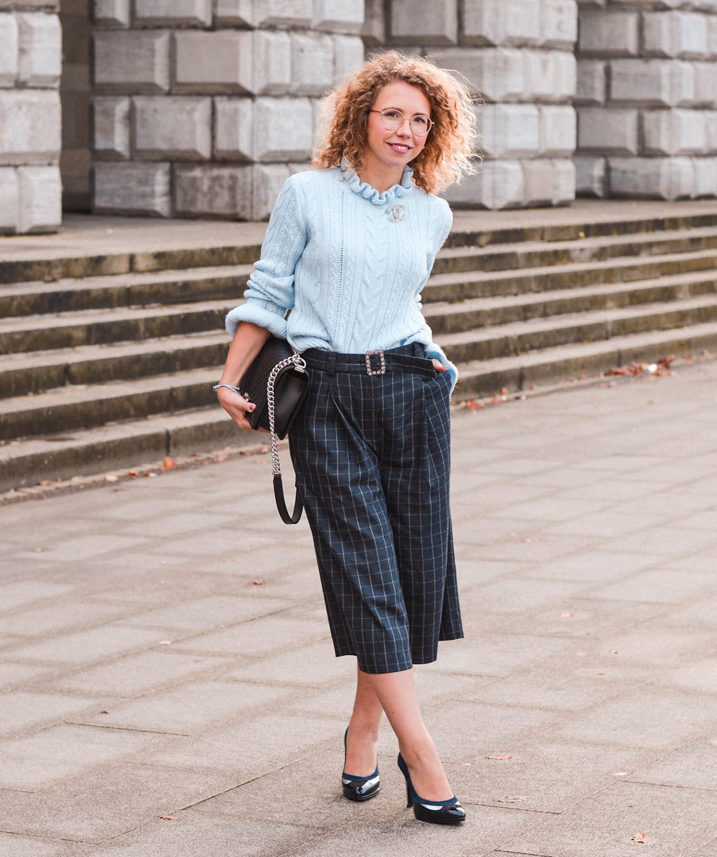 Cozy Christmas Outfit mit Culottes, Strick & Pumps